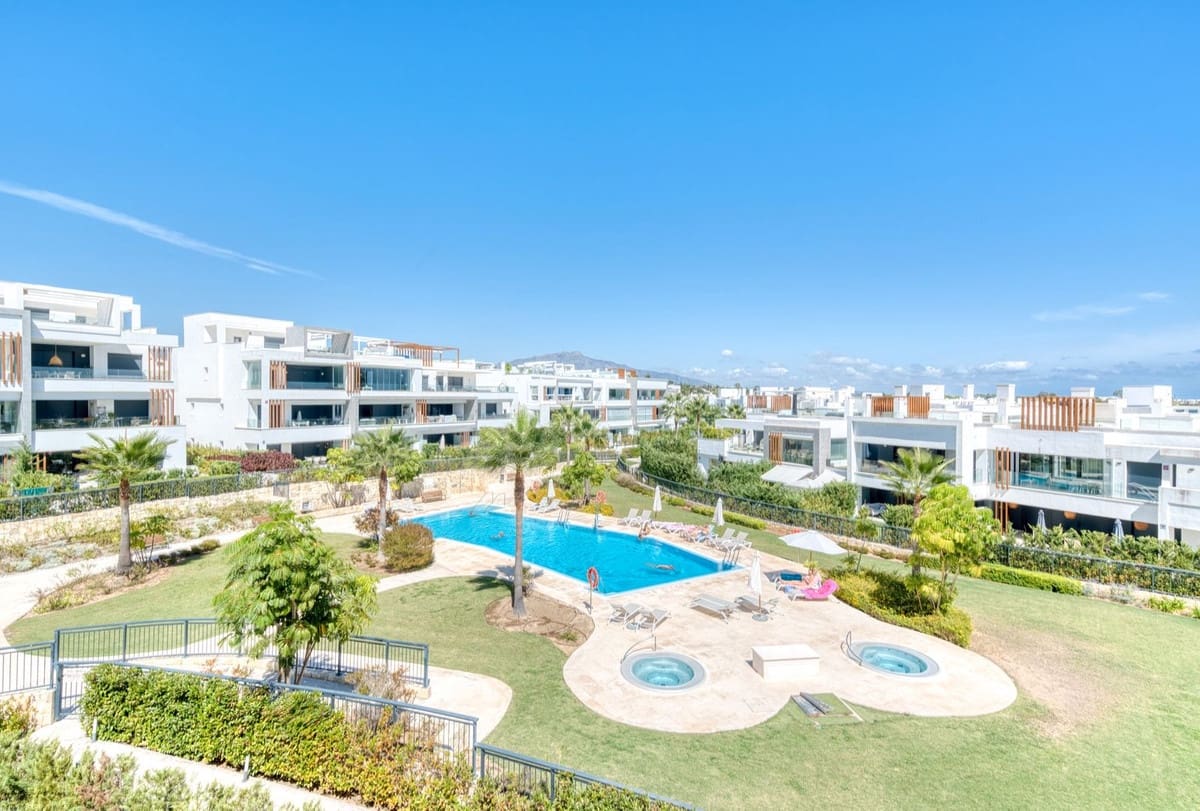 2 sovrum Takvåning till salu i Estepona med pool garage - 690 000 € (Ref: 9535184)