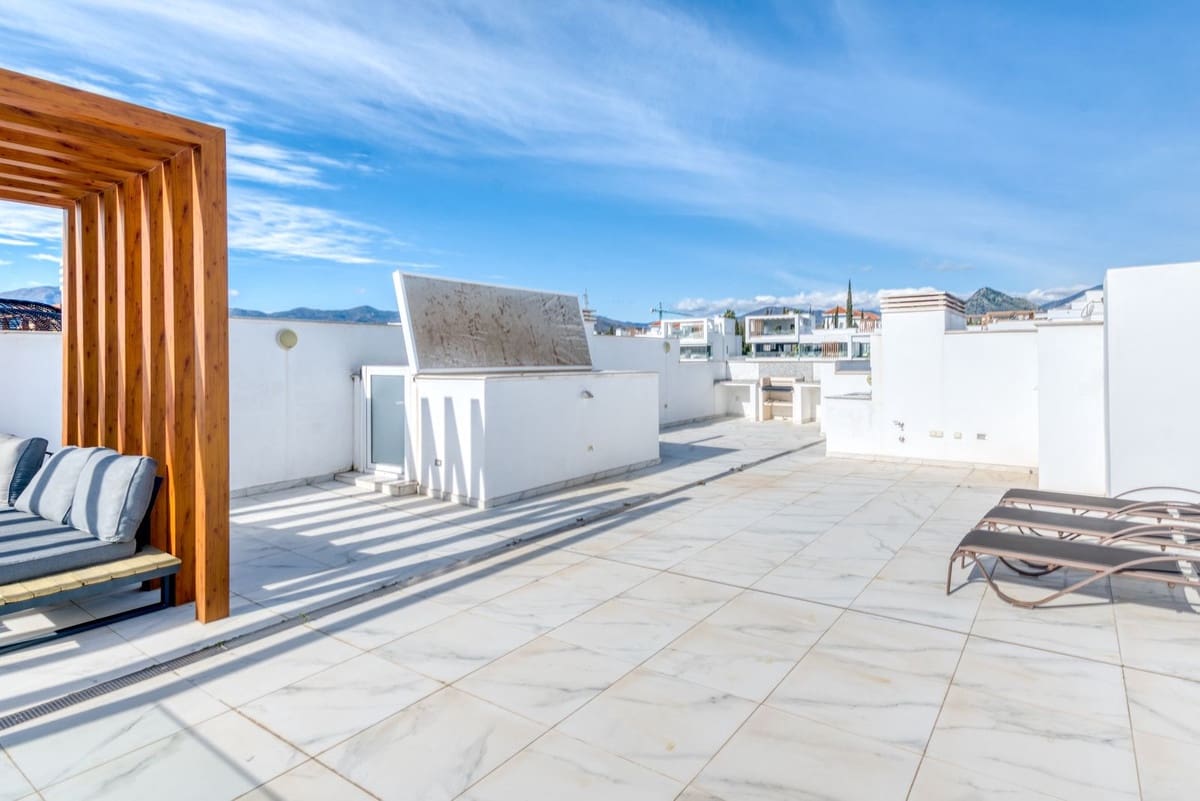 2 soverom Penthouse til salgs i New Golden Mile med svømmebasseng garasje - € 649 000 (Ref: 9535184)