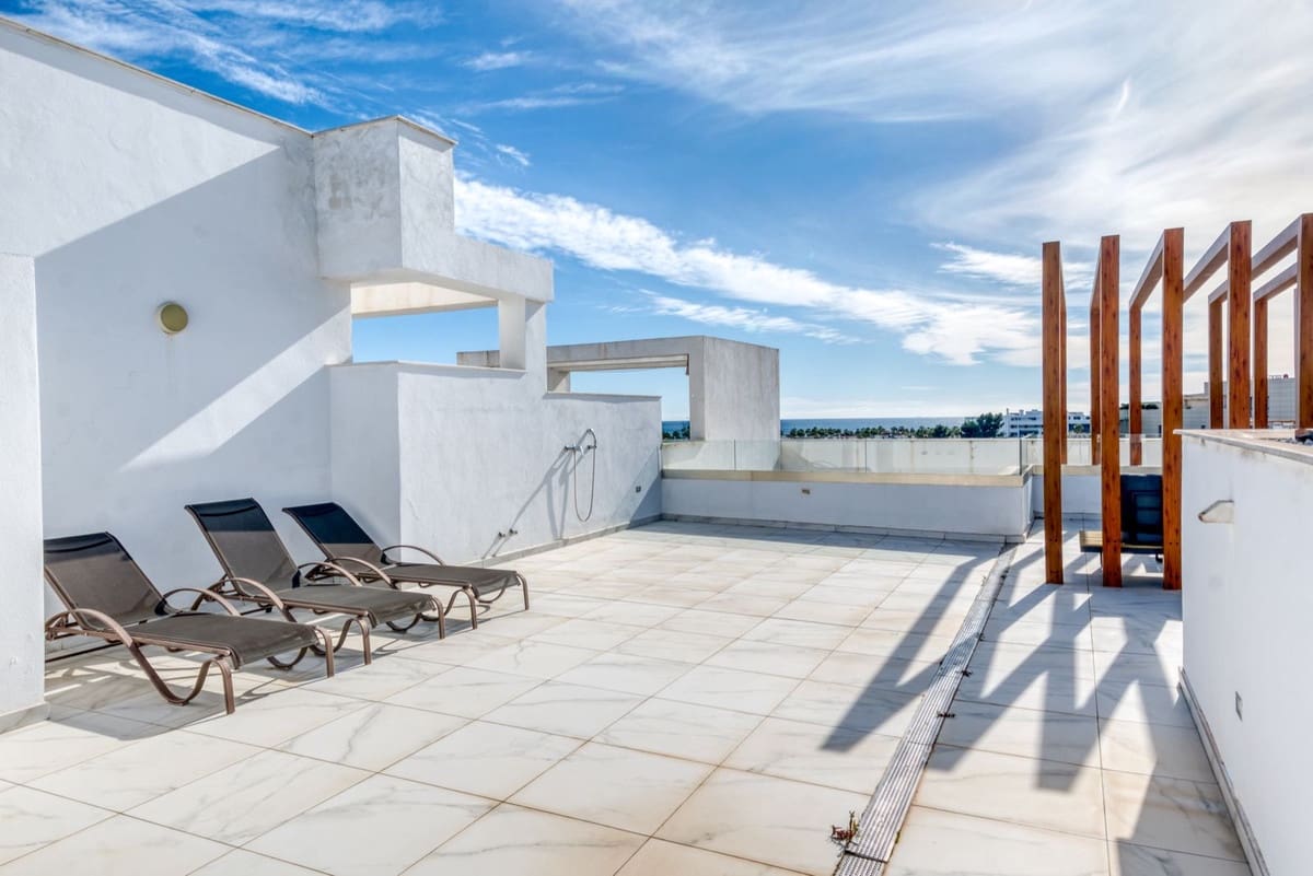 2 soverom Penthouse til salgs i New Golden Mile med svømmebasseng garasje - € 649 000 (Ref: 9535184)