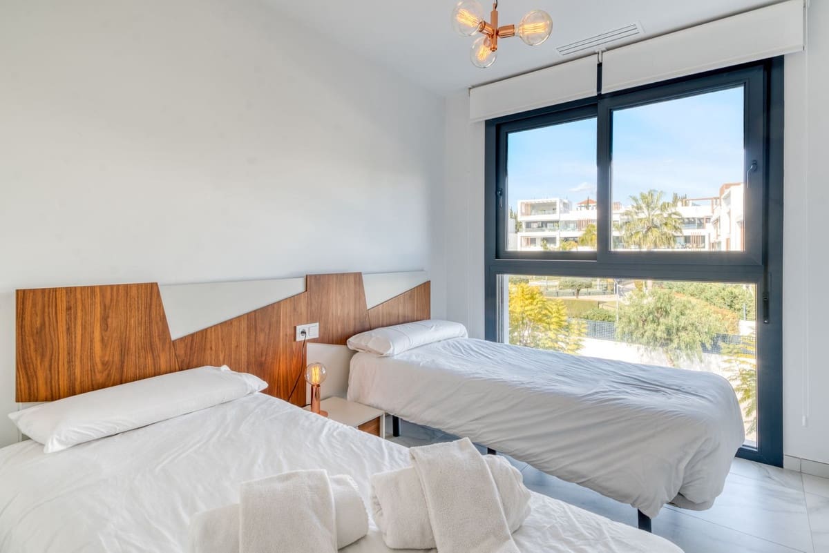 2 soverom Penthouse til salgs i New Golden Mile med svømmebasseng garasje - € 649 000 (Ref: 9535184)