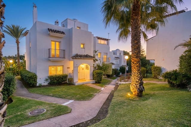 3 bedroom Townhouse for sale in Estepona with pool garage - € 499,950 (Ref: 9538933)