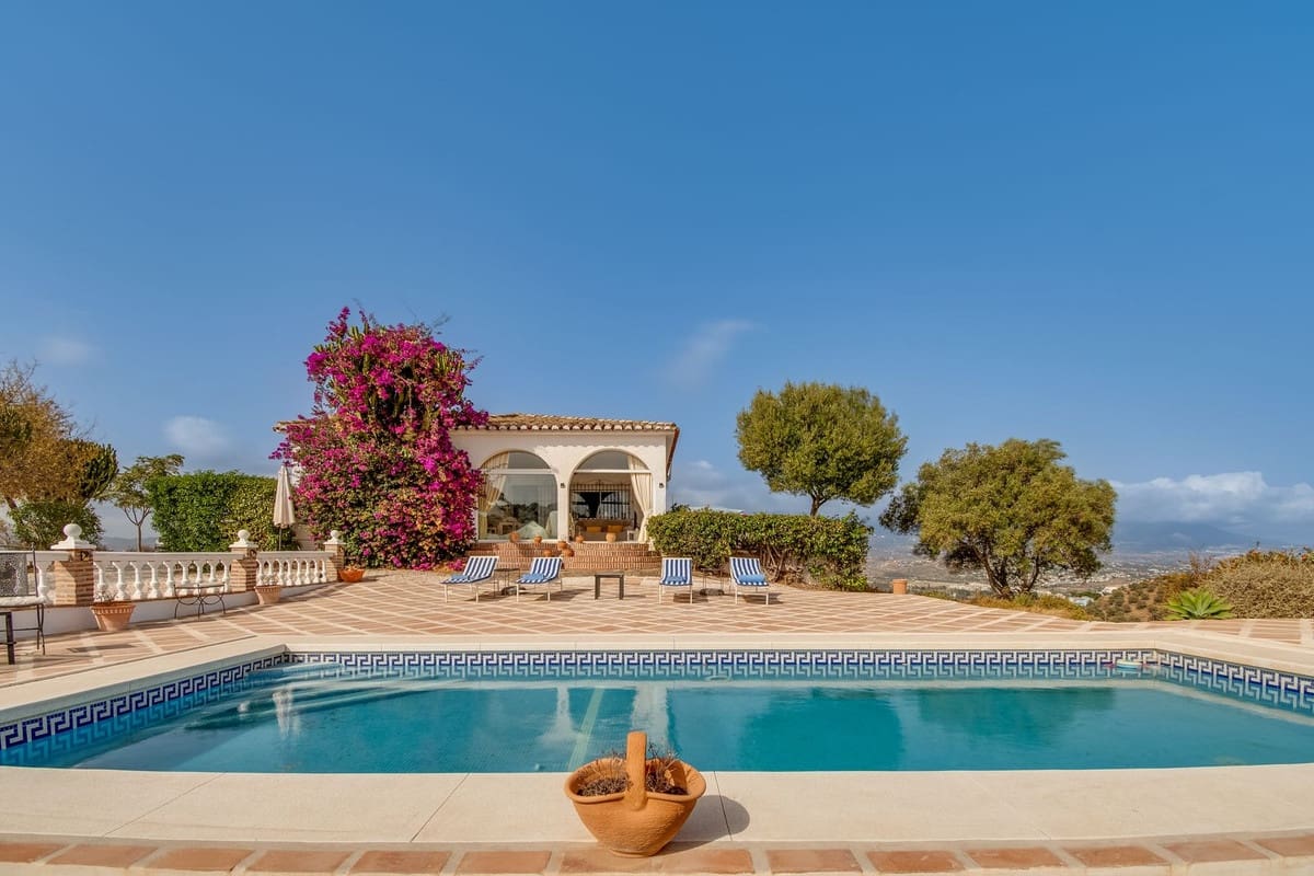 4 sypialnia Willa na sprzedaż w La Cala de Mijas z basenem garażem - 780 000 € (Ref: 9538934)