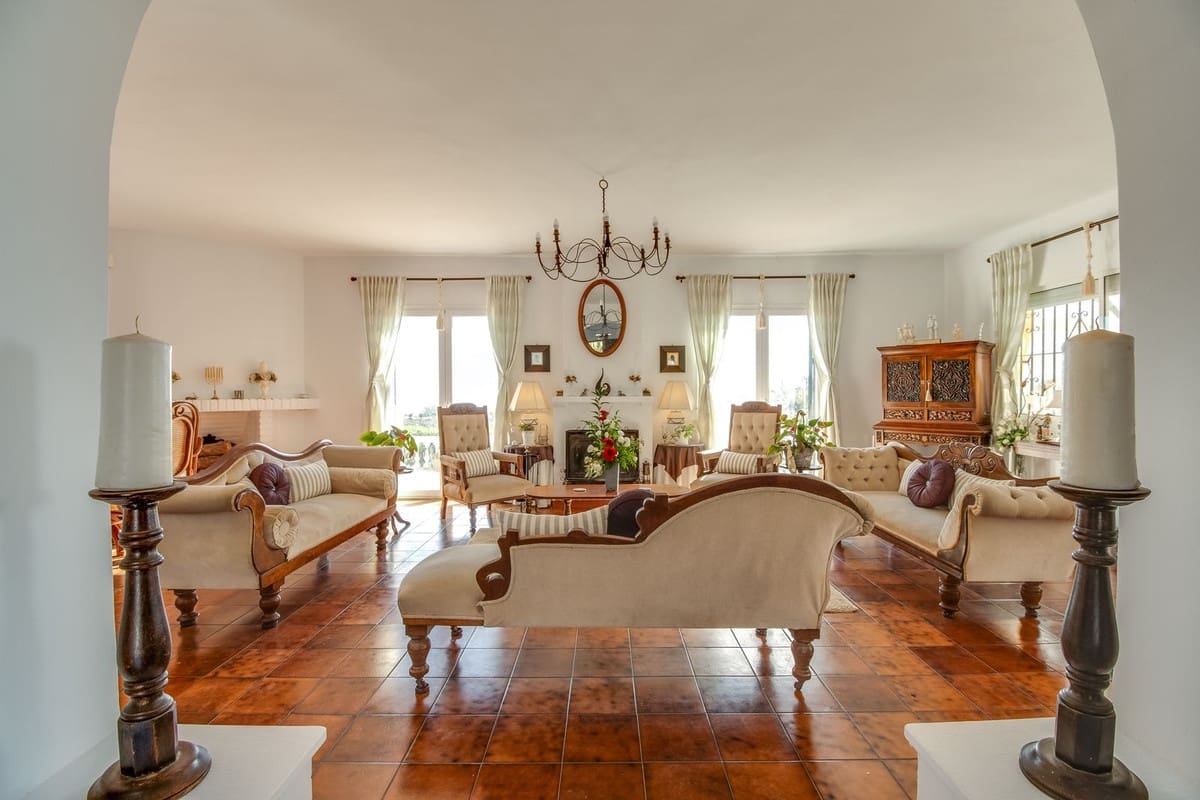 4 sypialnia Willa na sprzedaż w La Cala de Mijas z basenem garażem - 780 000 € (Ref: 9538934)