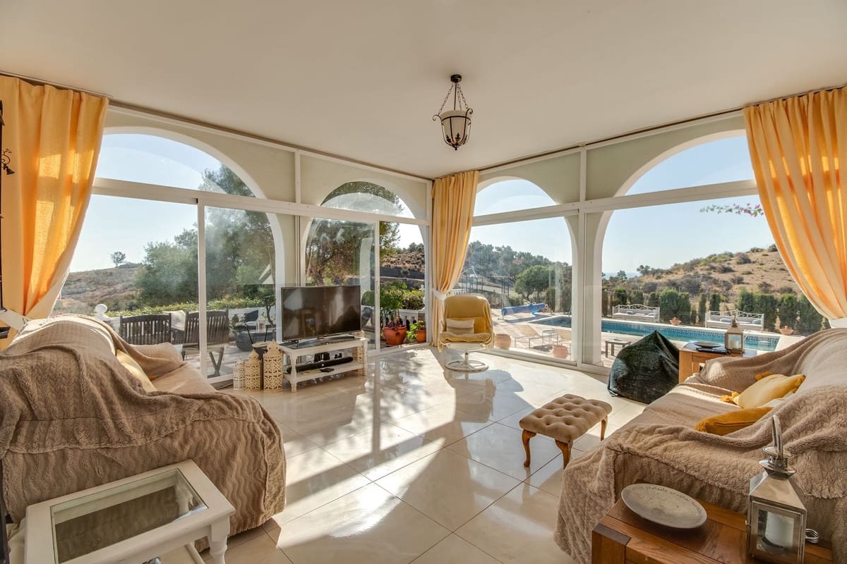4 sypialnia Willa na sprzedaż w La Cala de Mijas z basenem garażem - 780 000 € (Ref: 9538934)