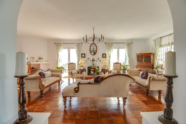4 soveværelse Villa til salg i La Cala de Mijas, Mijas med swimmingpool garage - € 780.000 (Ref: 9538934)