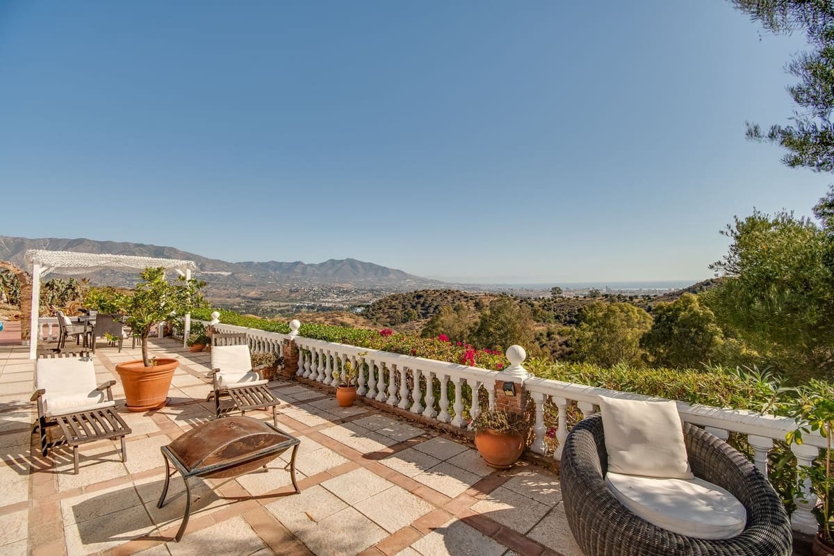 4 sypialnia Willa na sprzedaż w La Cala de Mijas z basenem garażem - 780 000 € (Ref: 9538934)