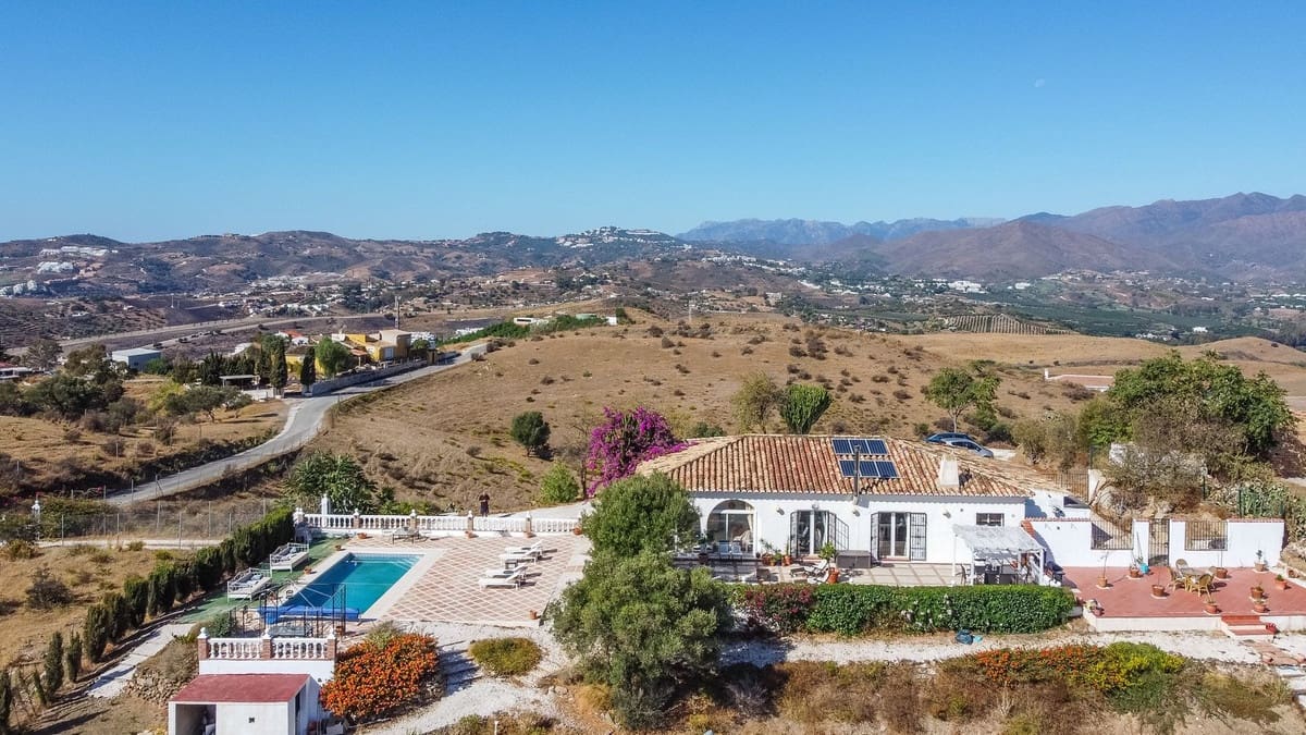 4 sypialnia Willa na sprzedaż w La Cala de Mijas z basenem garażem - 780 000 € (Ref: 9538934)
