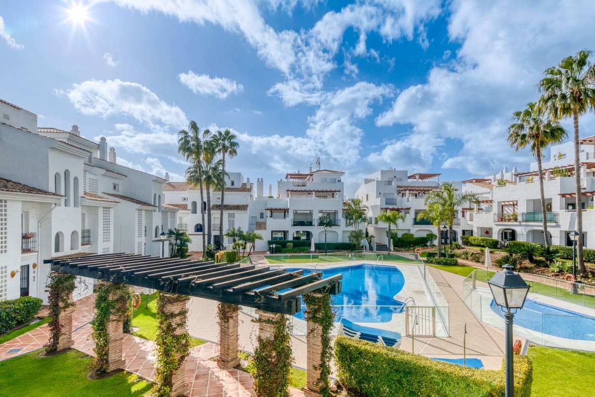 3 slaapkamer Appartement te koop in San Pedro de Alcantara met zwembad garage - € 689.000 (Ref: 9539080)