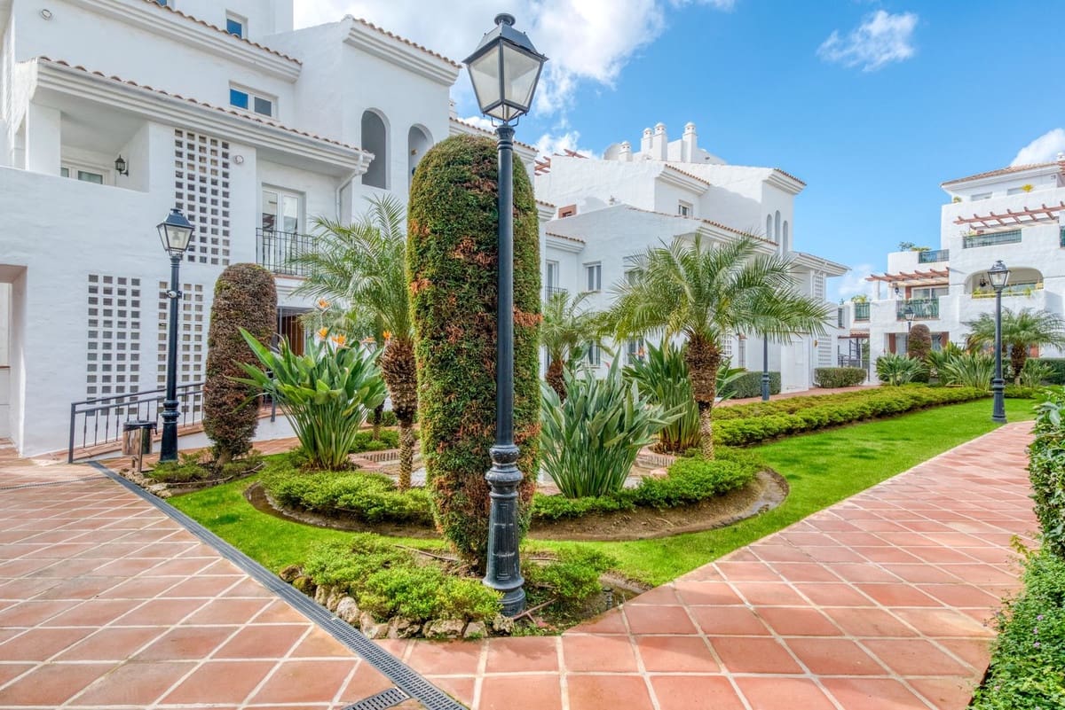 3 slaapkamer Appartement te koop in San Pedro de Alcantara met zwembad garage - € 689.000 (Ref: 9539080)