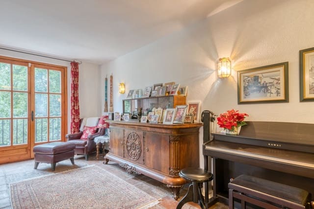 7 sypialnia Willa na sprzedaż w Elviria, Marbella z basenem garażem - 1 995 000 € (Ref: 9542080)