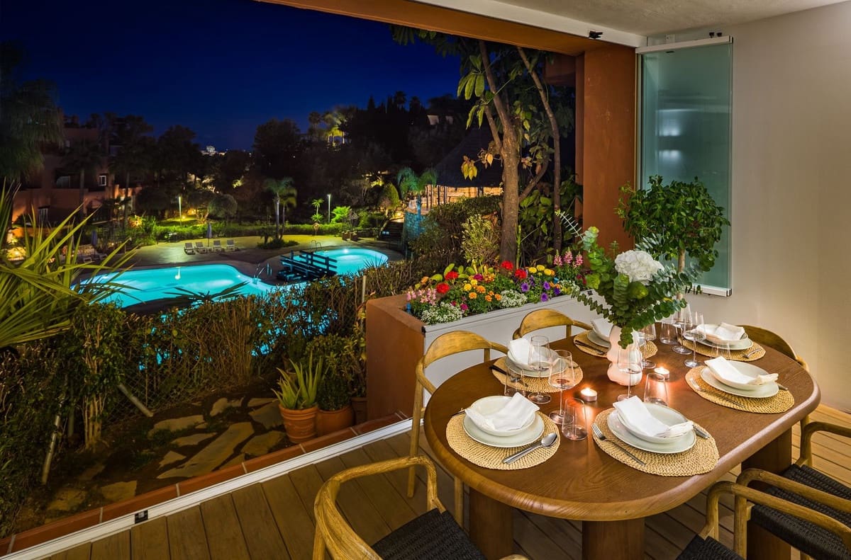 4 bedroom Apartment for sale in Nueva Andalucia with pool garage - € 845,000 (Ref: 9547148)