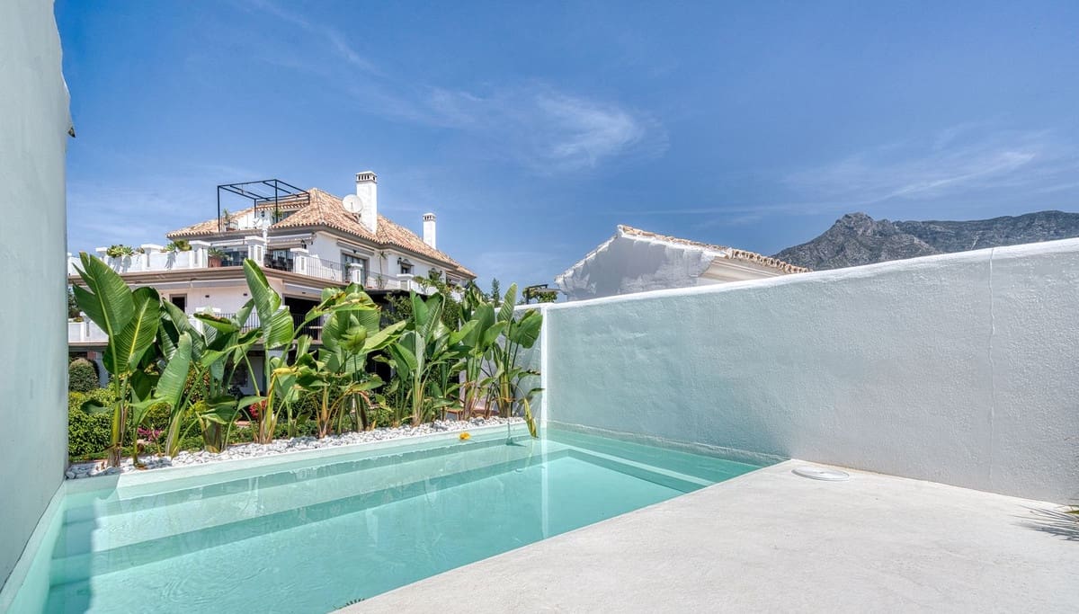 4 slaapkamer Huis te koop in Golden Mile met zwembad garage - € 2.200.000 (Ref: 9563772)