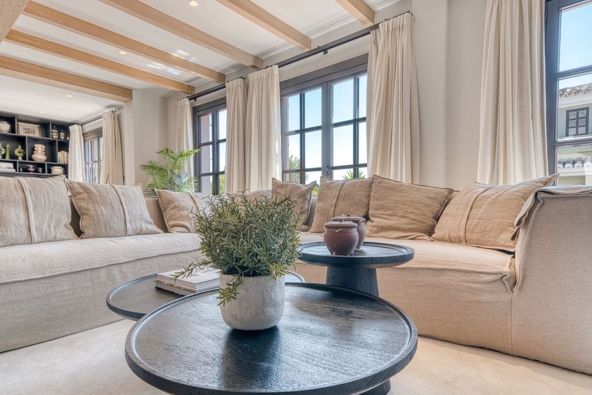 4 slaapkamer Huis te koop in Golden Mile met zwembad garage - € 2.200.000 (Ref: 9563772)