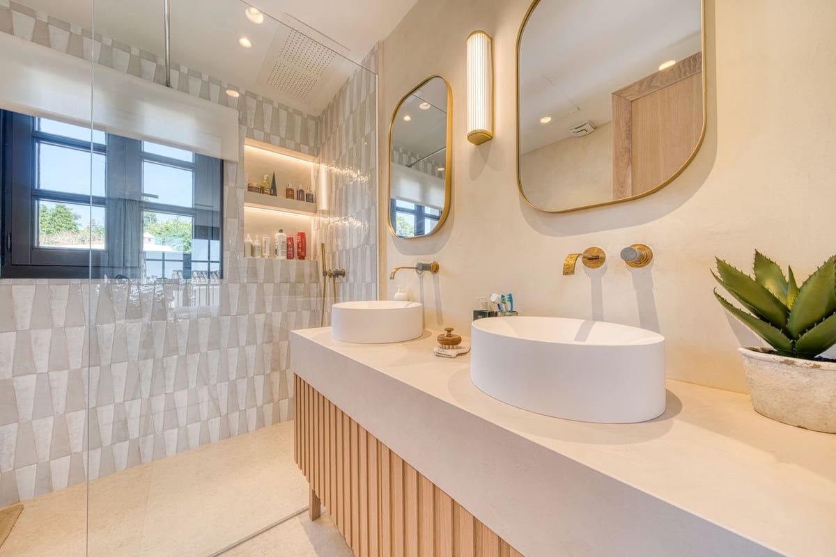 4 slaapkamer Huis te koop in Golden Mile met zwembad garage - € 2.200.000 (Ref: 9563772)