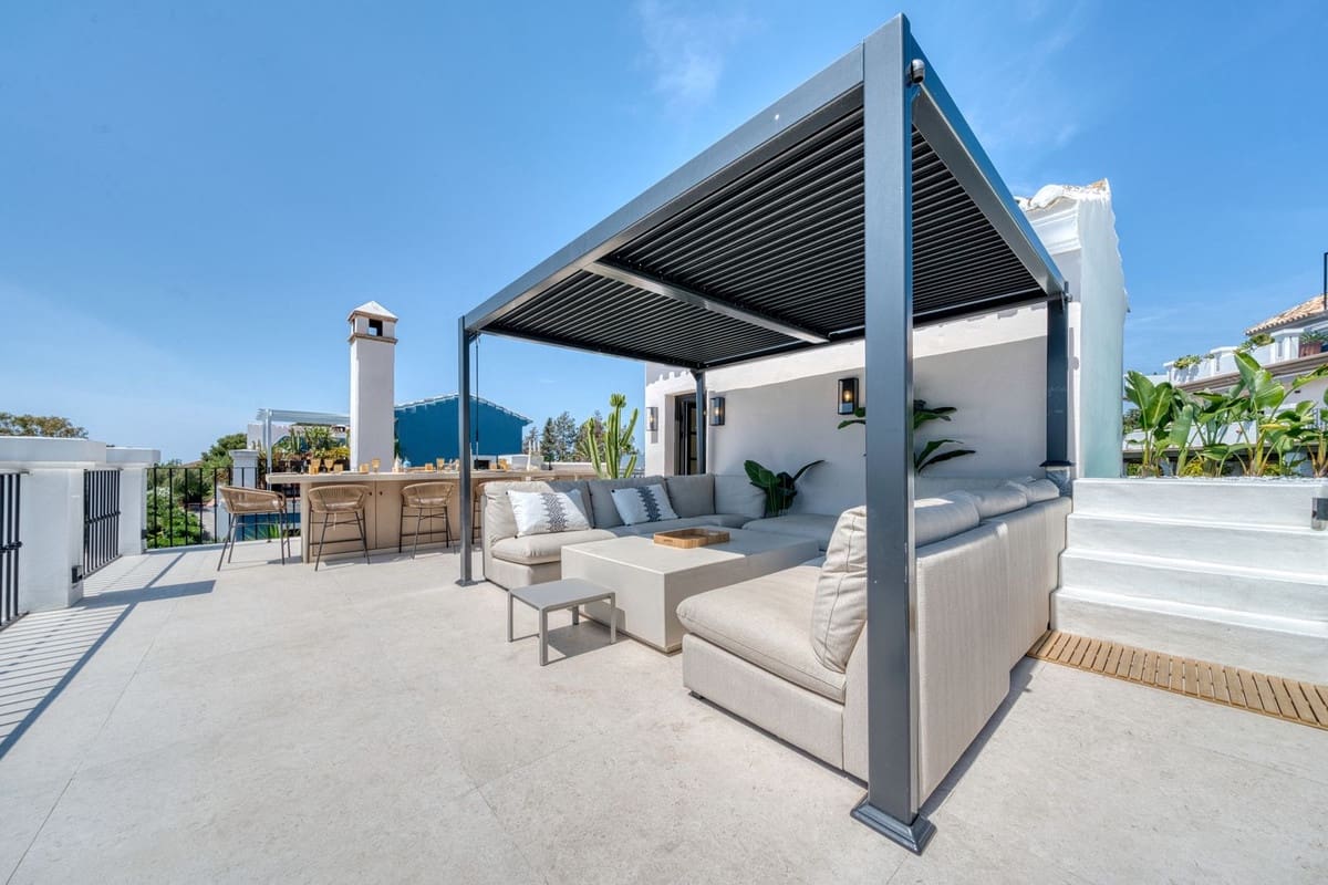 4 slaapkamer Huis te koop in Golden Mile met zwembad garage - € 2.200.000 (Ref: 9563772)