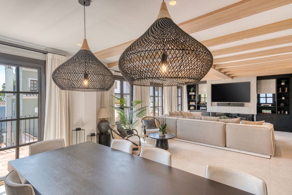 4 slaapkamer Huis te koop in Golden Mile met zwembad garage - € 2.200.000 (Ref: 9563772)