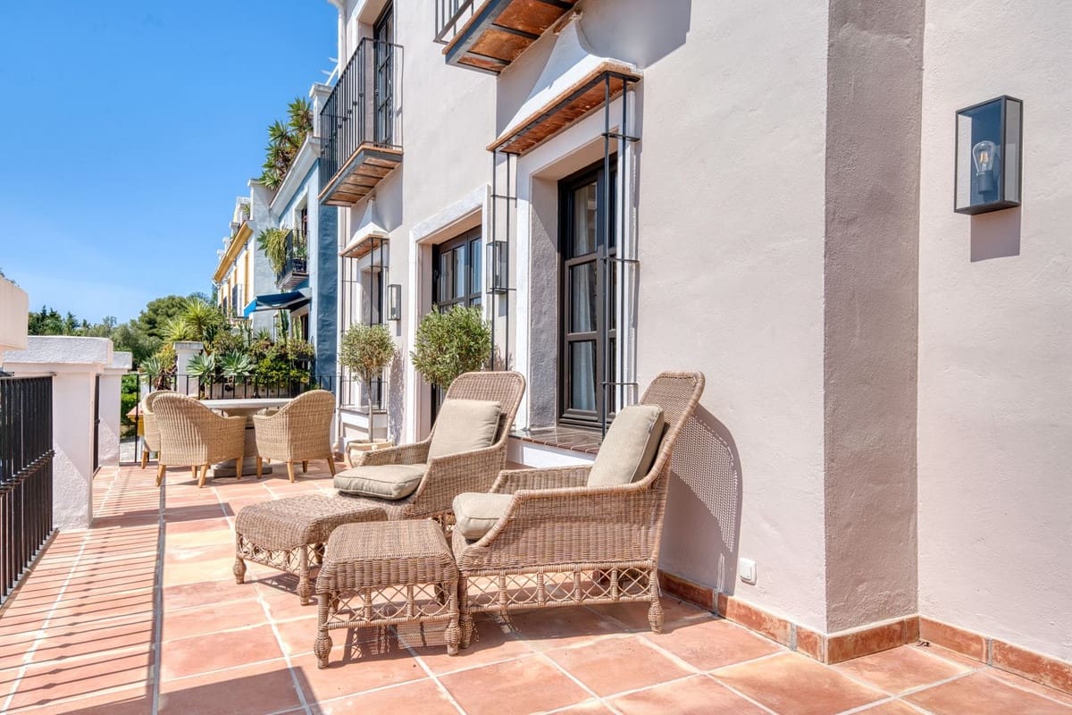 4 slaapkamer Huis te koop in Golden Mile met zwembad garage - € 2.200.000 (Ref: 9563772)