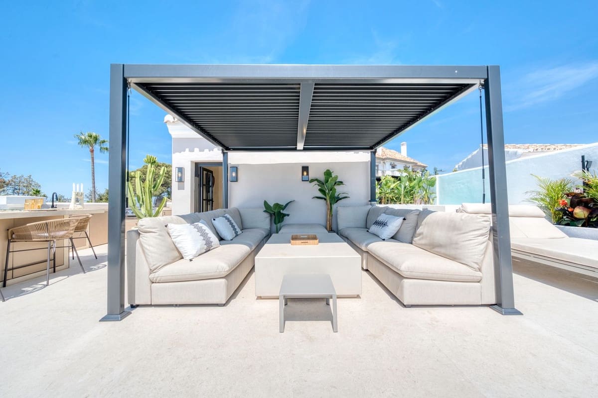 4 slaapkamer Huis te koop in Golden Mile met zwembad garage - € 2.200.000 (Ref: 9563772)