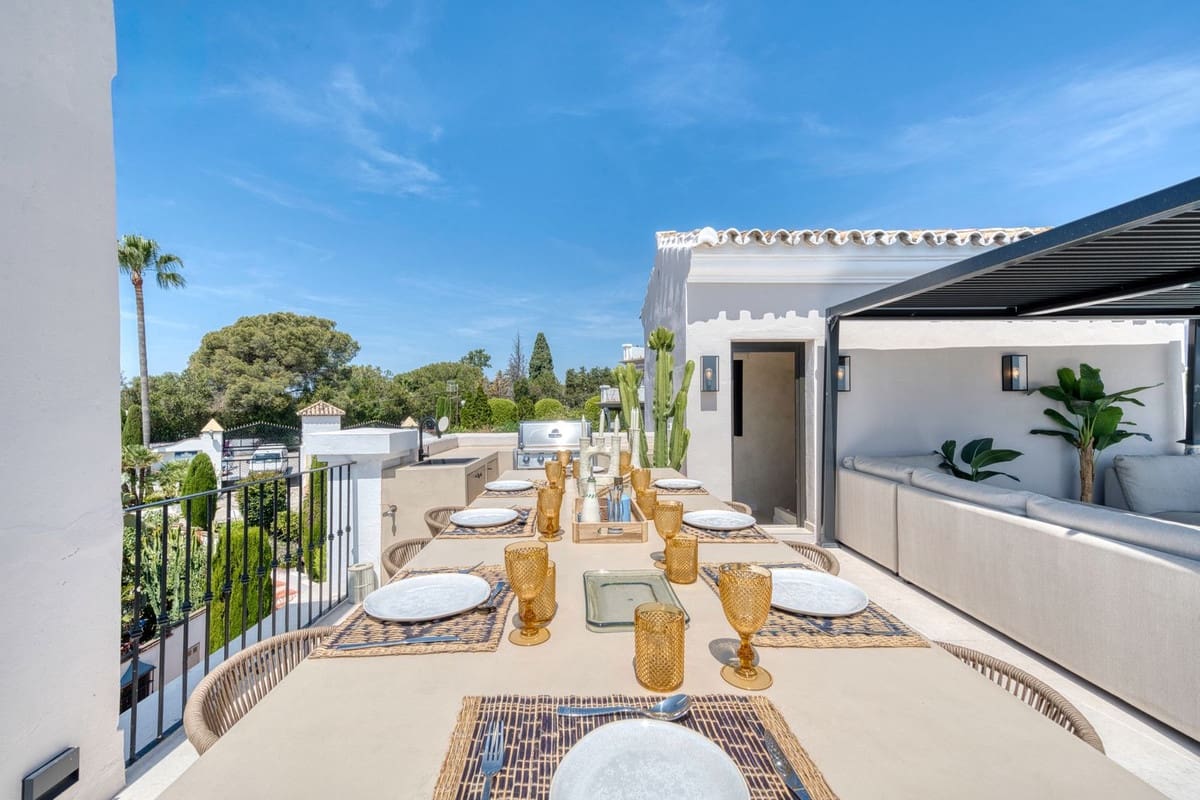 4 slaapkamer Huis te koop in Golden Mile met zwembad garage - € 2.200.000 (Ref: 9563772)