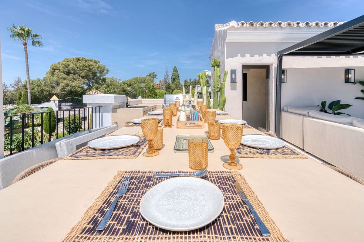 4 slaapkamer Huis te koop in Golden Mile met zwembad garage - € 2.200.000 (Ref: 9563772)