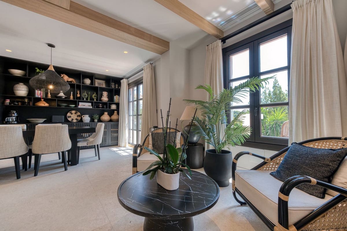 4 slaapkamer Huis te koop in Golden Mile met zwembad garage - € 2.200.000 (Ref: 9563772)