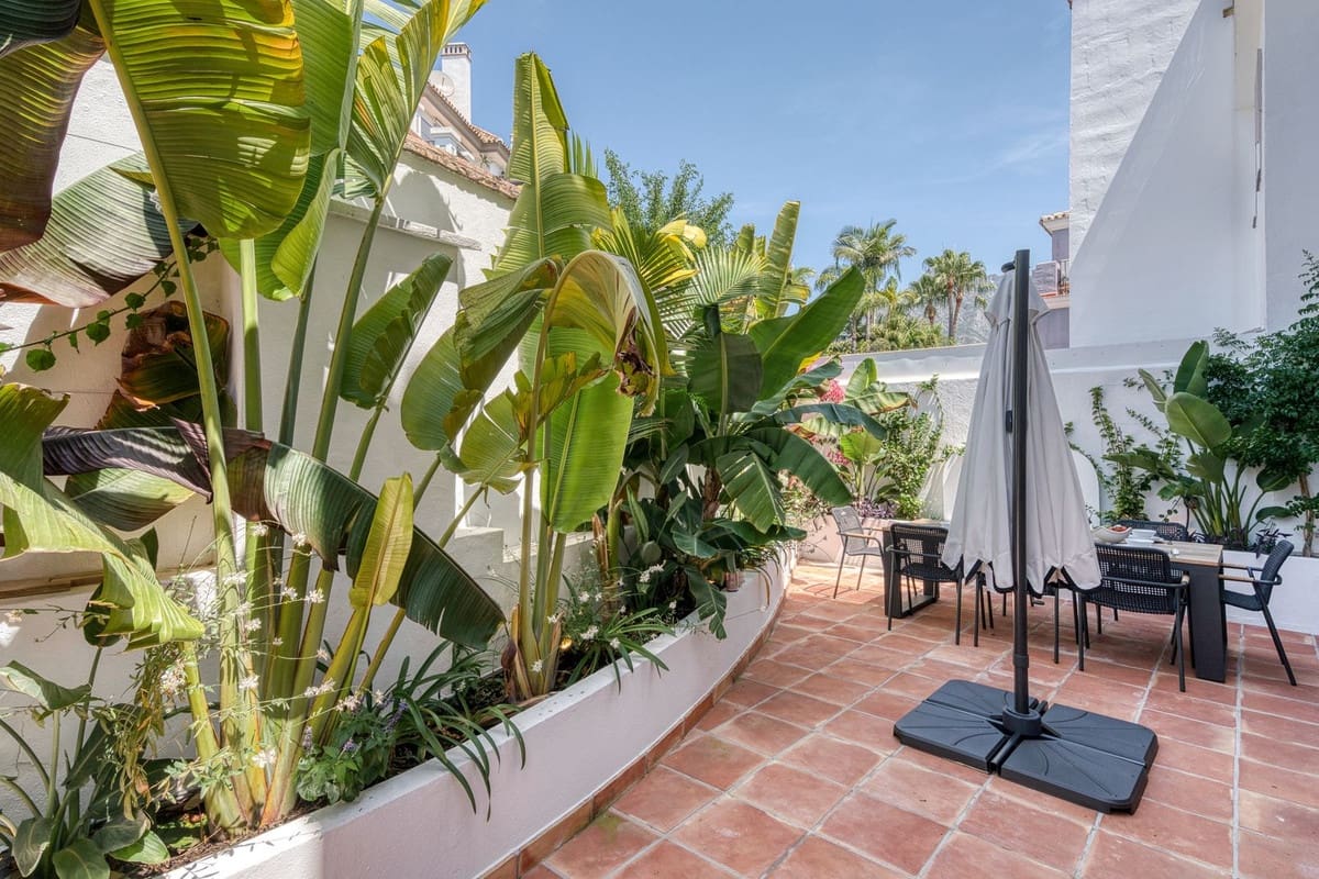 4 slaapkamer Huis te koop in Golden Mile met zwembad garage - € 2.200.000 (Ref: 9563772)