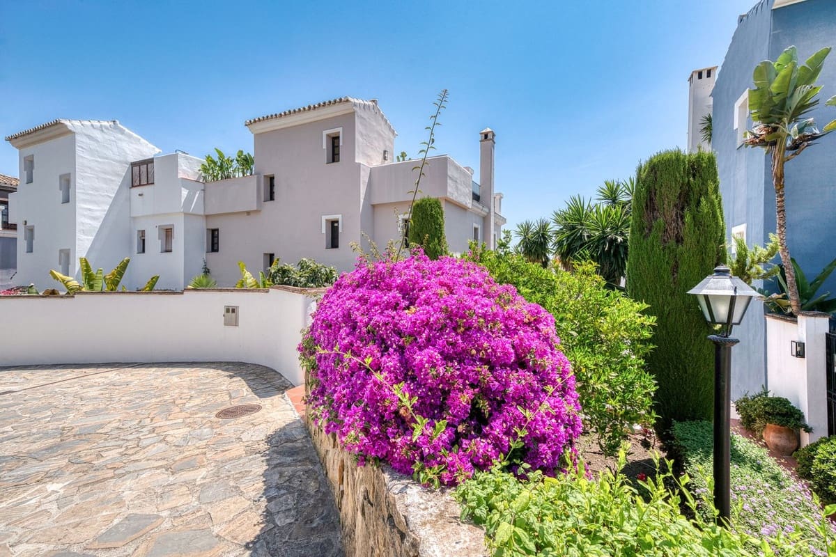 4 slaapkamer Huis te koop in Golden Mile met zwembad garage - € 2.200.000 (Ref: 9563772)