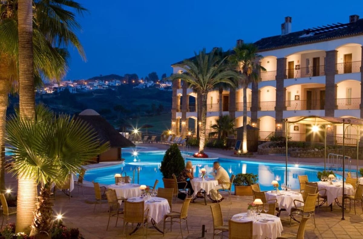 4 bedroom Villa for sale in La Cala de Mijas with pool garage - € 1,592,000 (Ref: 9564000)