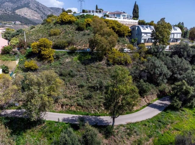 Chalet de 3 habitaciones en Fuengirola en venta con piscina garaje - 1.074.000 € (Ref: 9566632)