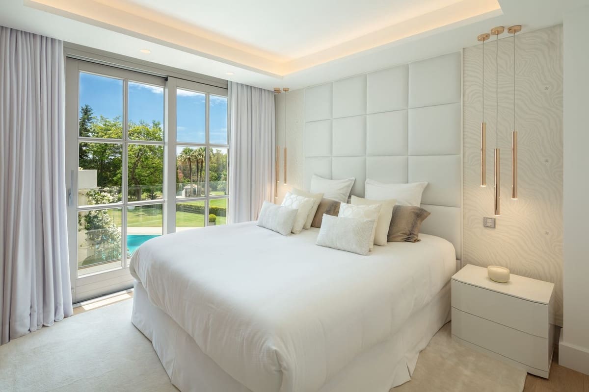 6 bedroom Villa for sale in Nueva Andalucia with pool garage - € 10,395,000 (Ref: 9580303)