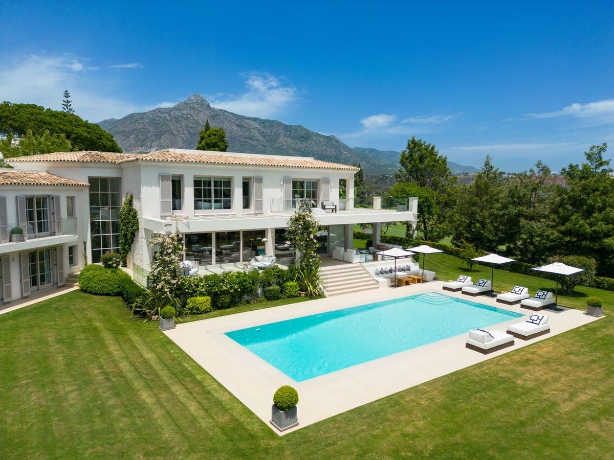 6 bedroom Villa for sale in Nueva Andalucia with pool garage - € 10,395,000 (Ref: 9580303)