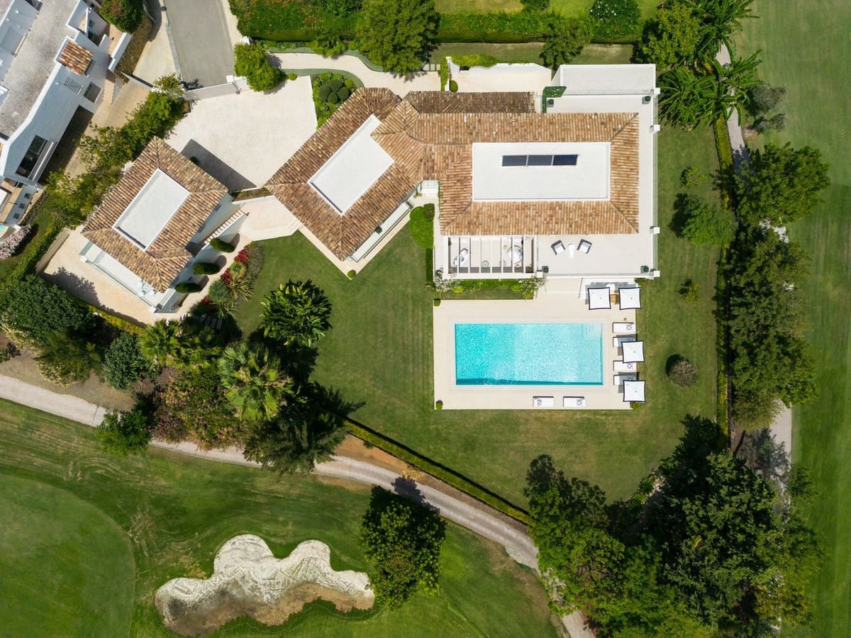 6 bedroom Villa for sale in Nueva Andalucia with pool garage - € 10,395,000 (Ref: 9580303)