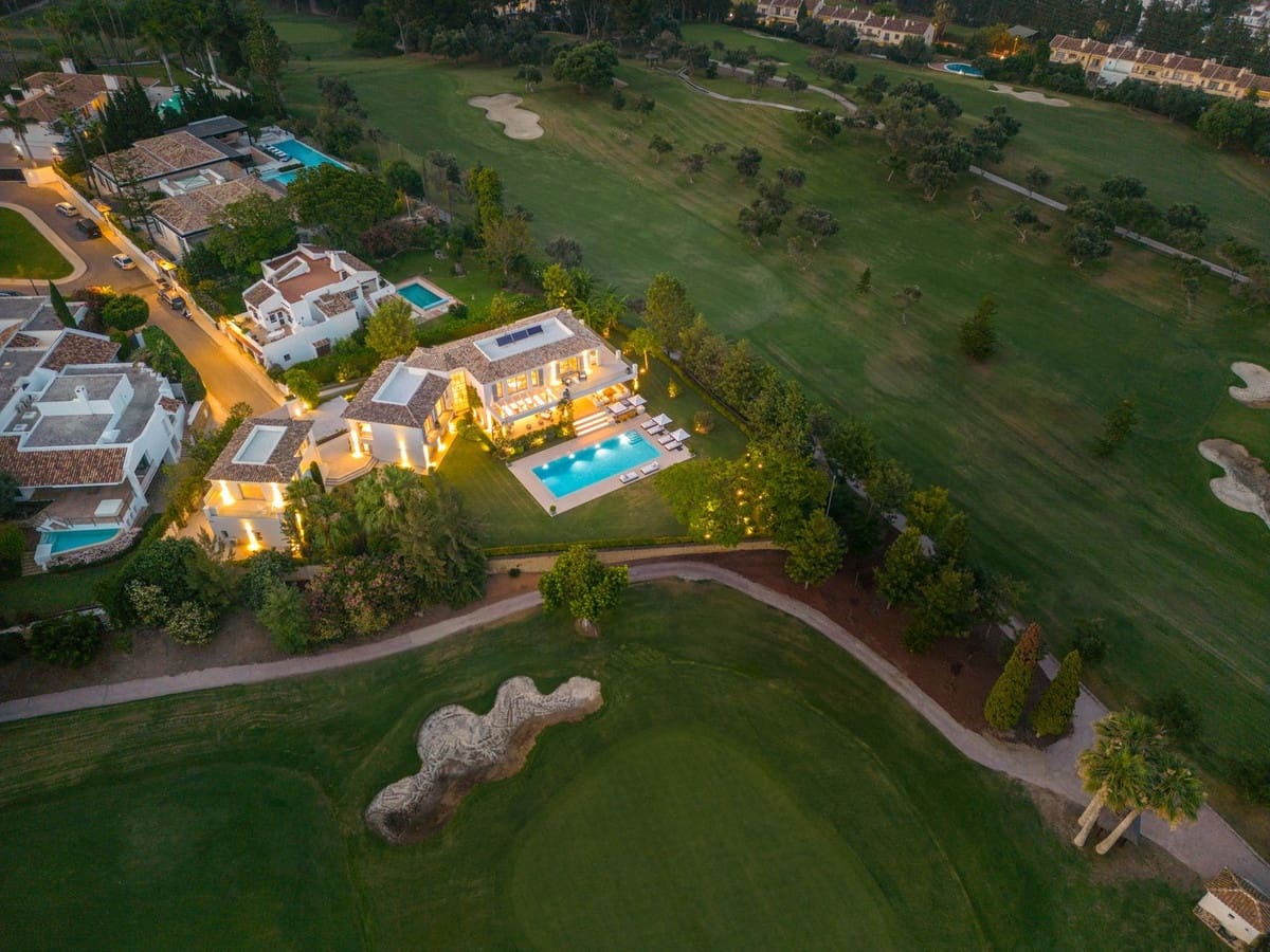 6 bedroom Villa for sale in Nueva Andalucia with pool garage - € 10,395,000 (Ref: 9580303)