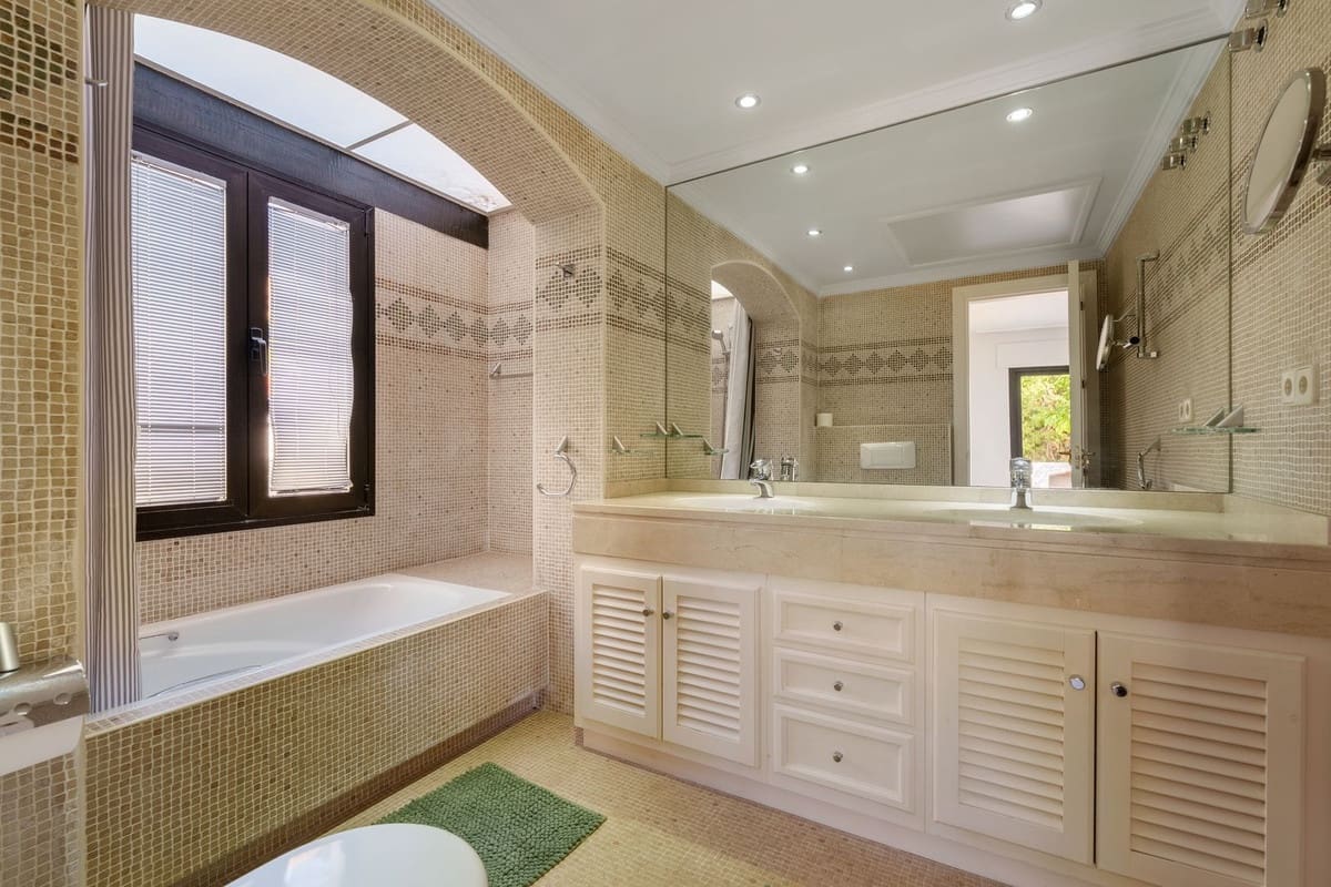 9 chambre Villa/Maison à vendre à Benahavis avec piscine garage - 8 250 000 € (Ref: 9598263)