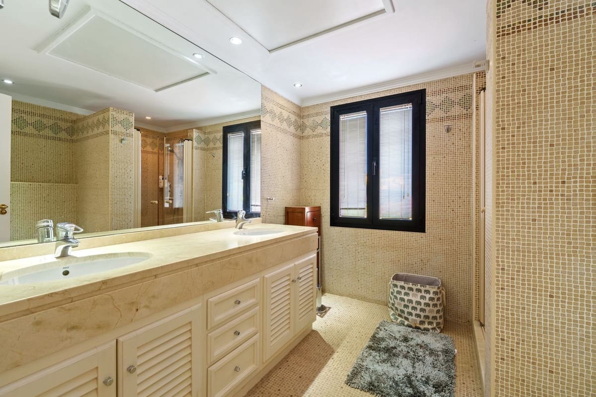 9 chambre Villa/Maison à vendre à Benahavis avec piscine garage - 8 250 000 € (Ref: 9598263)