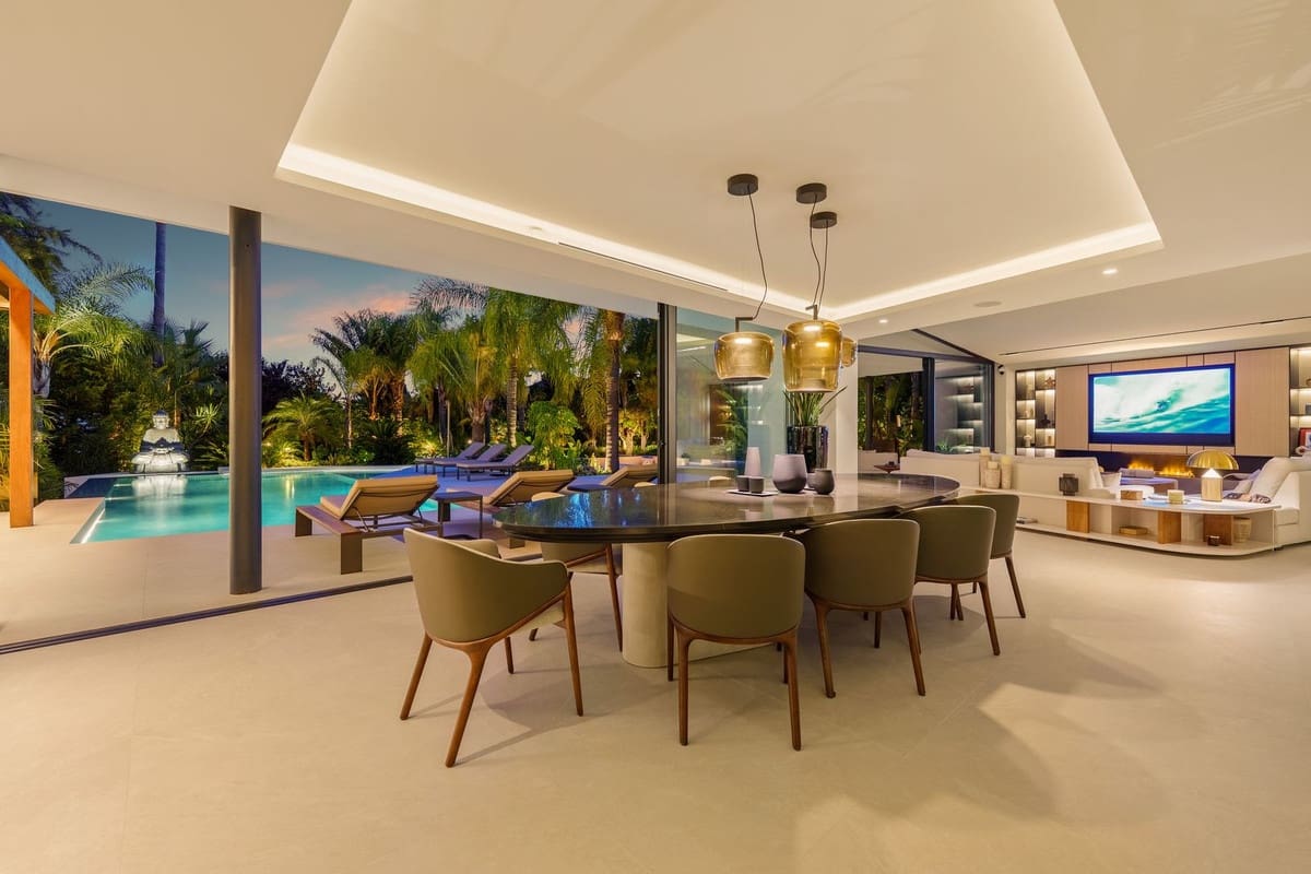 5 sypialnia Willa na sprzedaż w Marbella z basenem garażem - 5 875 000 € (Ref: 9603504)