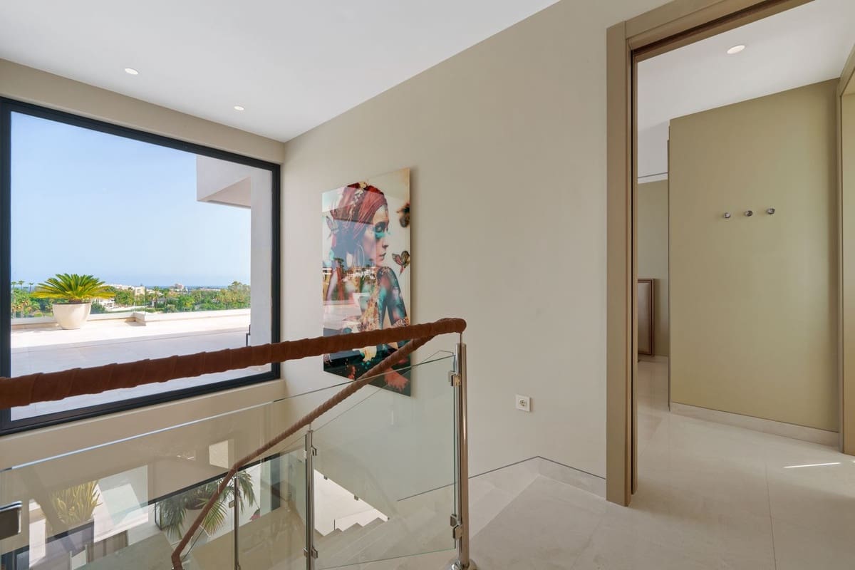 5 soverom Villa til salgs i Nueva Andalucia med svømmebasseng garasje - € 4 995 000 (Ref: 9606630)