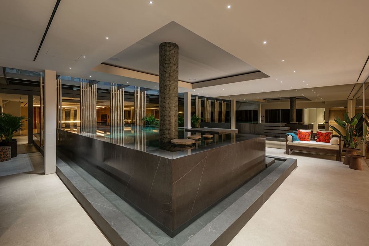 6 slaapkamer Villa te koop in La Quinta met zwembad garage - € 7.395.000 (Ref: 9606758)