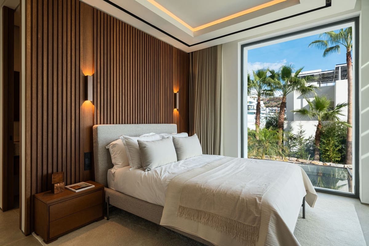 6 slaapkamer Villa te koop in La Quinta met zwembad garage - € 7.395.000 (Ref: 9606758)