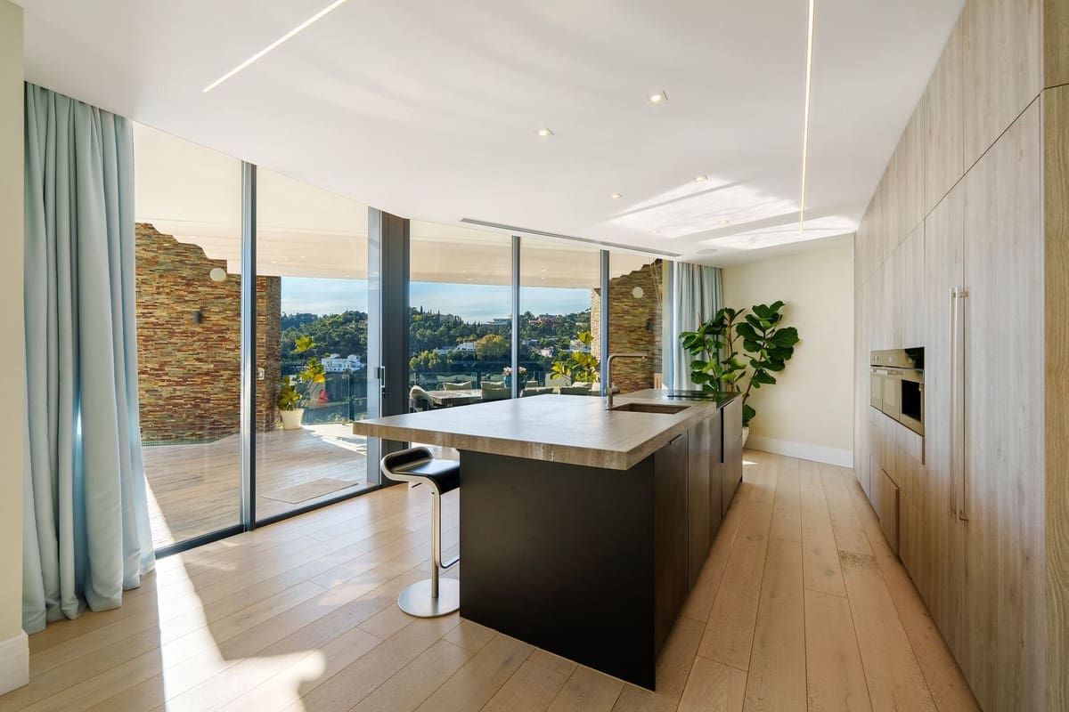 5 bedroom Villa for sale in El Madronal with pool garage - € 8,995,000 (Ref: 9609999)