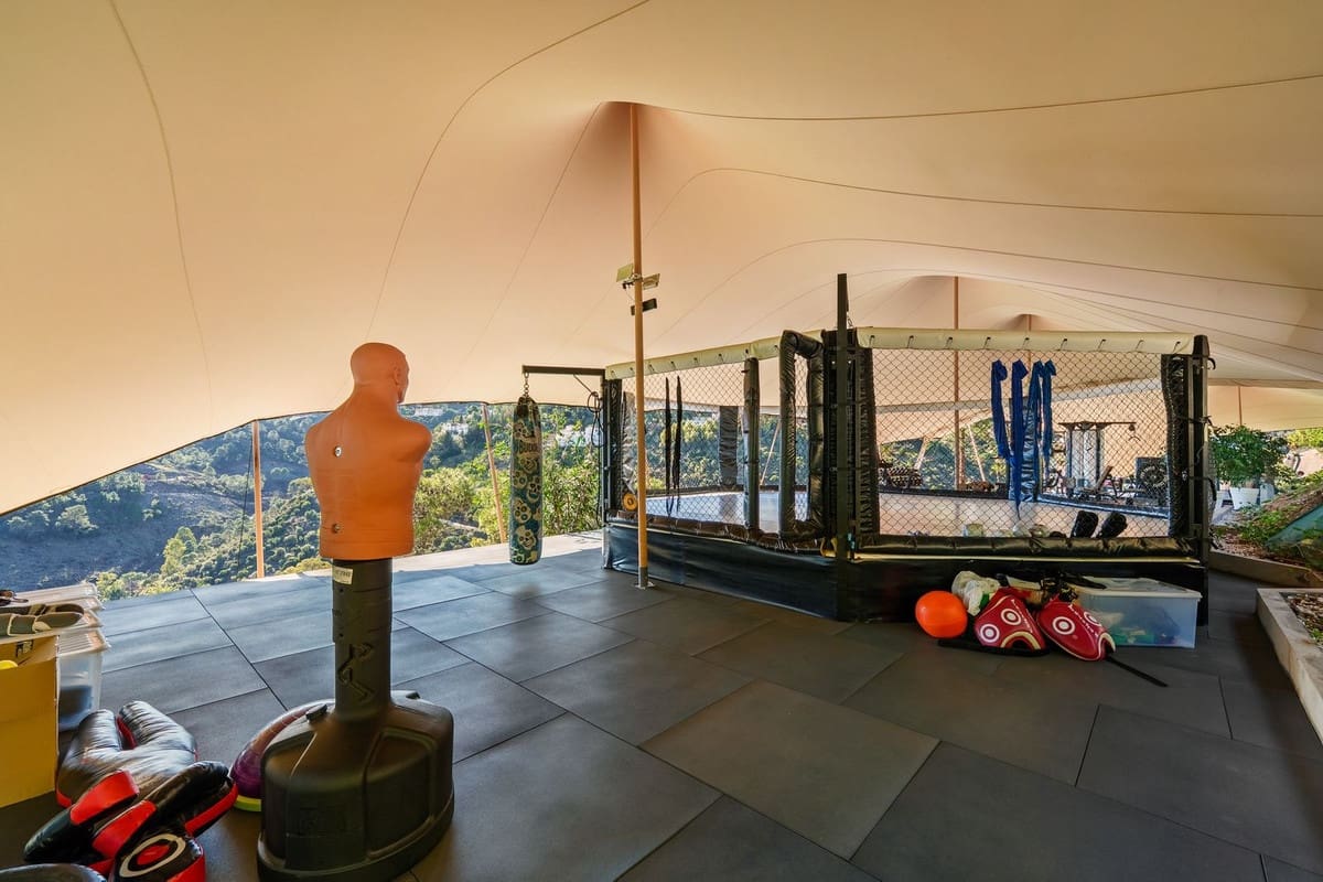 5 bedroom Villa for sale in El Madronal with pool garage - € 8,995,000 (Ref: 9609999)