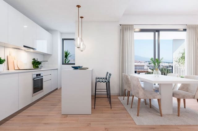 Apartamento de 2 habitaciones en Estepona en venta con piscina garaje - 630.000 € (Ref: 9610000)