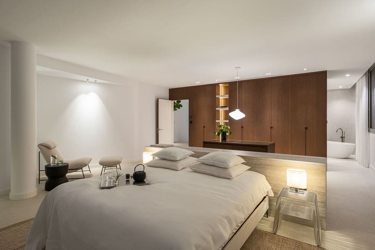 4 bedroom Villa for sale in Marbella with pool garage - € 3,950,000 (Ref: 9610220)