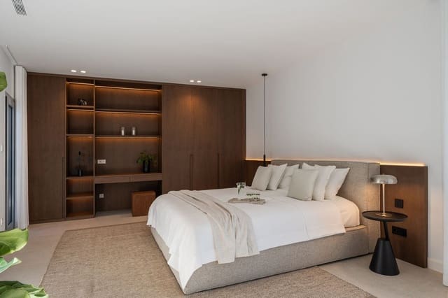 4 quarto Moradia para venda em Marbella com piscina garagem - 3 950 000 € (Ref: 9610220)