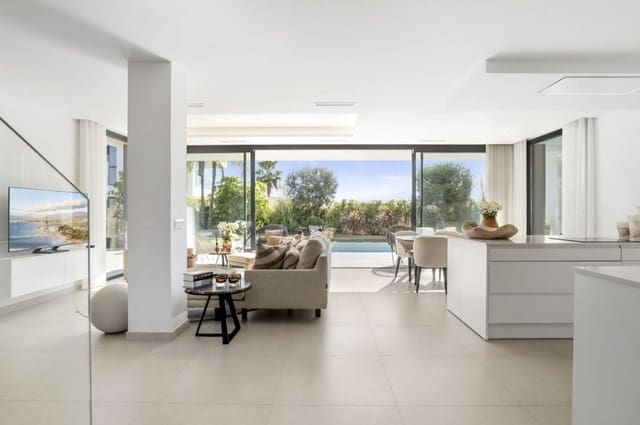 4 soverom Villa til salgs i La Duquesa / Puerto de la Duquesa, Manilva med svømmebasseng garasje - € 1 295 000 (Ref: 9610221)