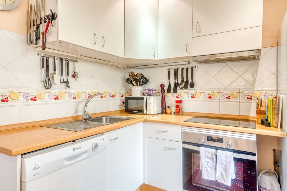 3 soveværelse Byhus til salg i La Quinta med swimmingpool garage - € 795.000 (Ref: 9614236)