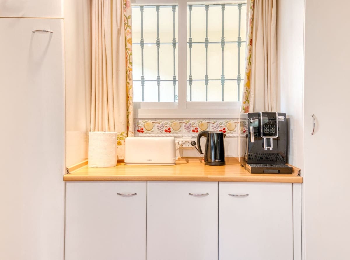 3 soveværelse Byhus til salg i La Quinta med swimmingpool garage - € 795.000 (Ref: 9614236)