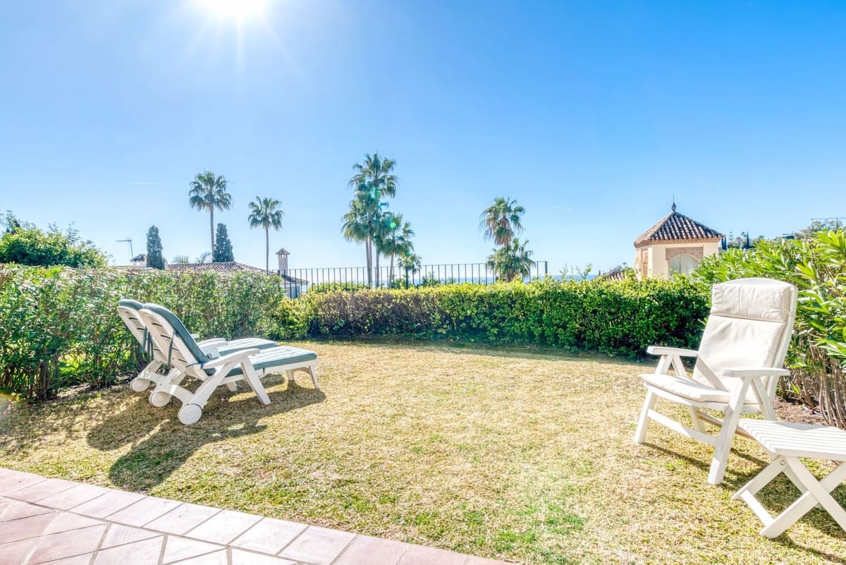 3 soveværelse Byhus til salg i La Quinta med swimmingpool garage - € 795.000 (Ref: 9614236)