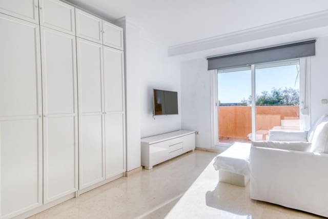 1 soveværelse Lejlighed til salg i Elviria, Marbella med swimmingpool garage - € 319.000 (Ref: 9618716)