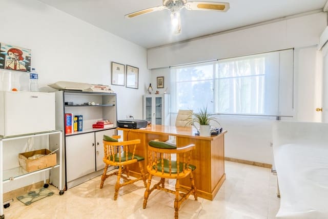 2 bedroom Apartment for sale in Estepona with pool garage - € 299,000 (Ref: 9618718)